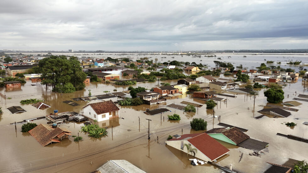 Globalne ocieplenie a powodzie: Jak zmiany klimatu wpływają na ekstremalne zjawiska pogodowe 🌩️